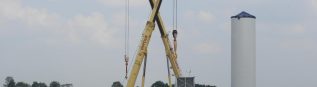 L’équipe de construction du parc éolien à Saint Aubin des Châteaux  reprend du service.